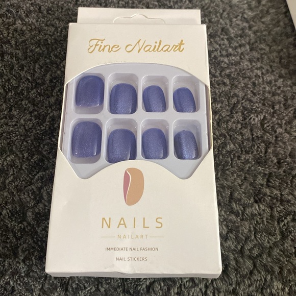 Manicure in minutes! 24 nails in each set! Glue on no mess no stress nails! - Picture 2 of 5